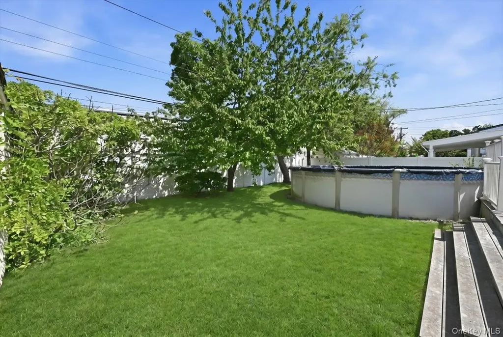 82 Morris Drive East Meadow NY 11554