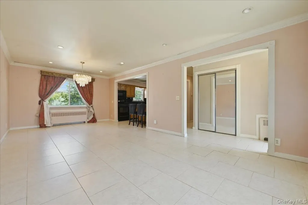 82 Morris Drive East Meadow NY 11554