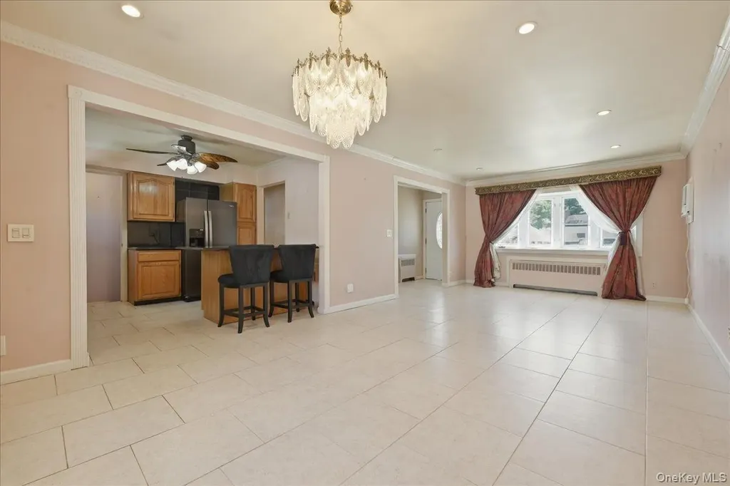 82 Morris Drive East Meadow NY 11554