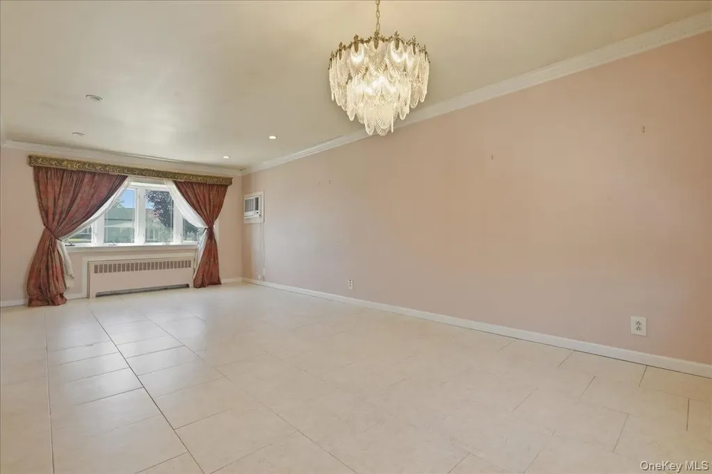 82 Morris Drive East Meadow NY 11554