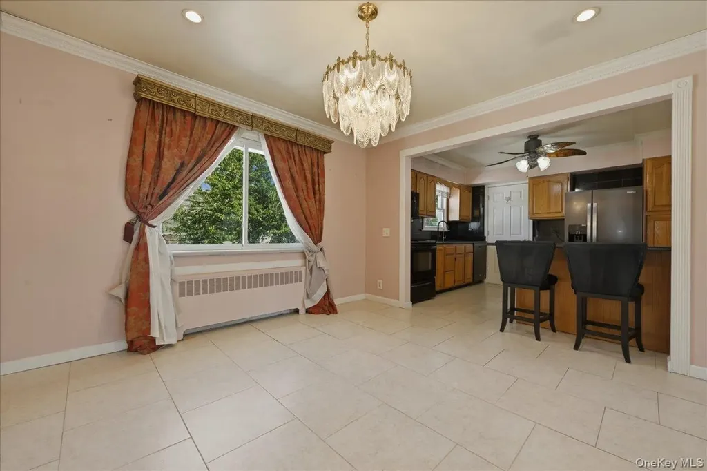 82 Morris Drive East Meadow NY 11554