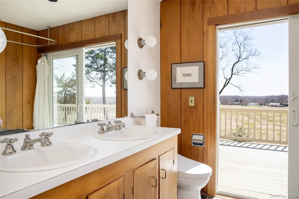255 S View Drive Orient NY 11957