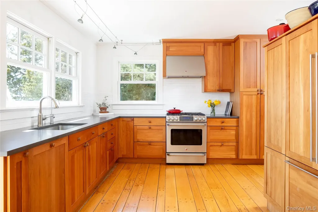 255 S View Drive Orient NY 11957