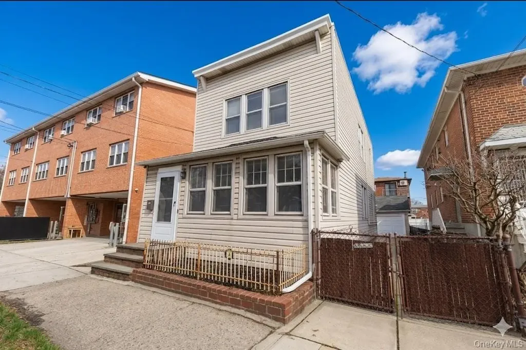 61-17A 165th Street Fresh Meadows NY 11365