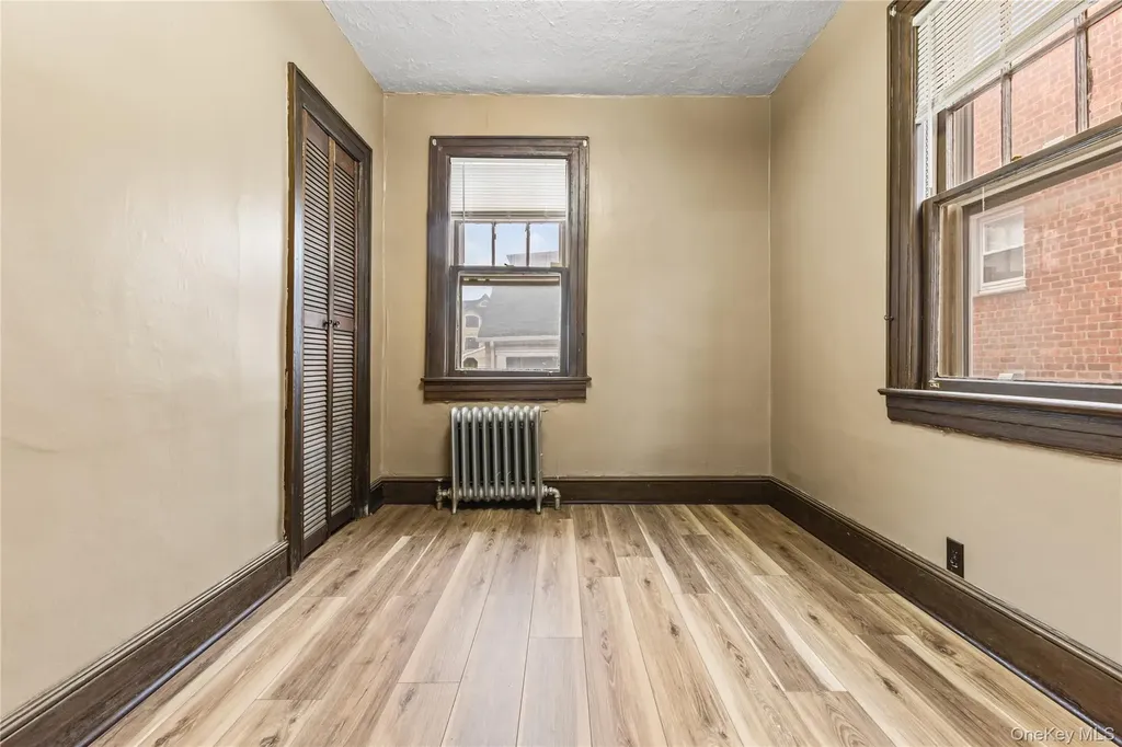 61-17A 165th Street Fresh Meadows NY 11365