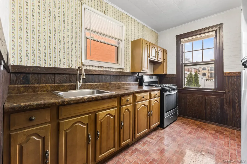 61-17A 165th Street Fresh Meadows NY 11365