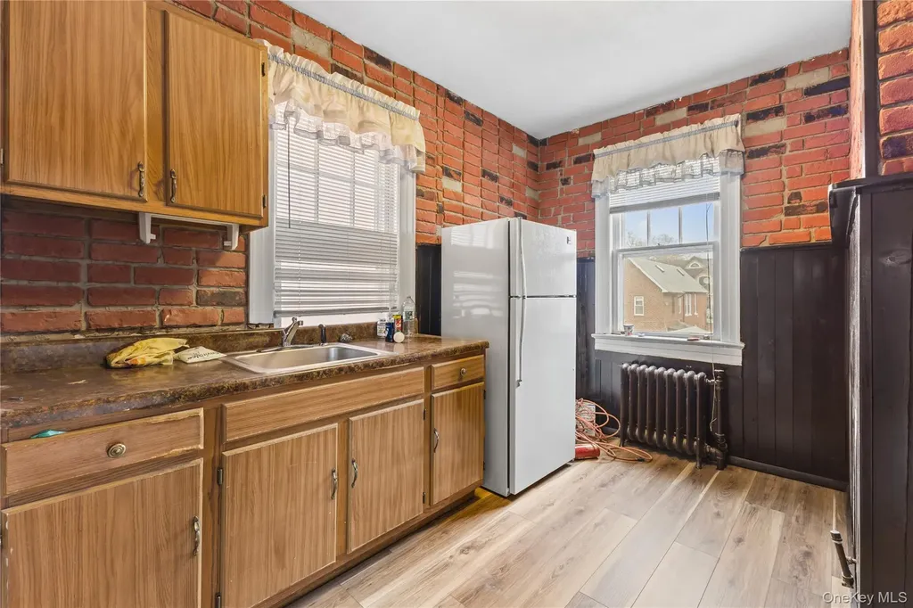 61-17A 165th Street Fresh Meadows NY 11365