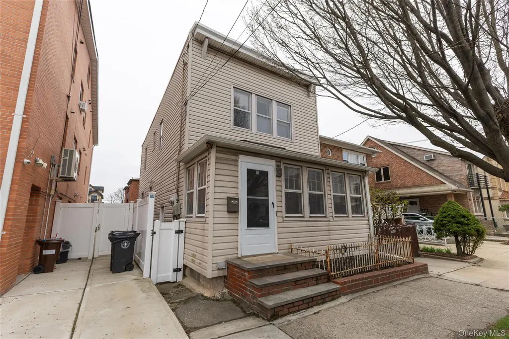 61-17A 165th Street Fresh Meadows NY 11365