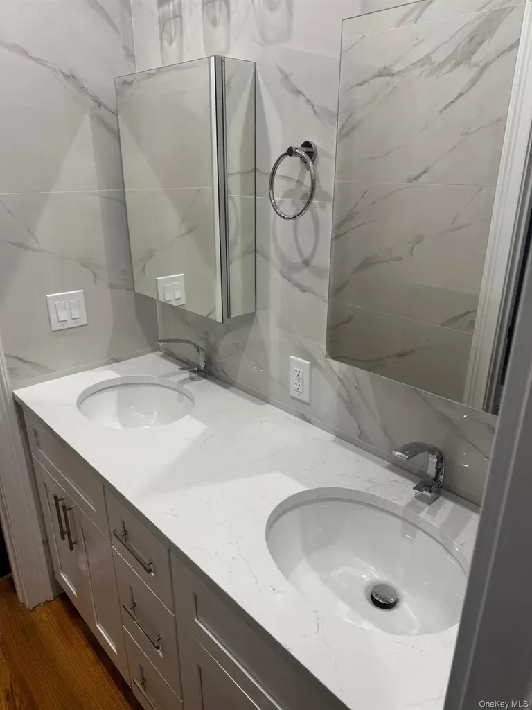 24712 139th Avenue Rosedale NY 11422