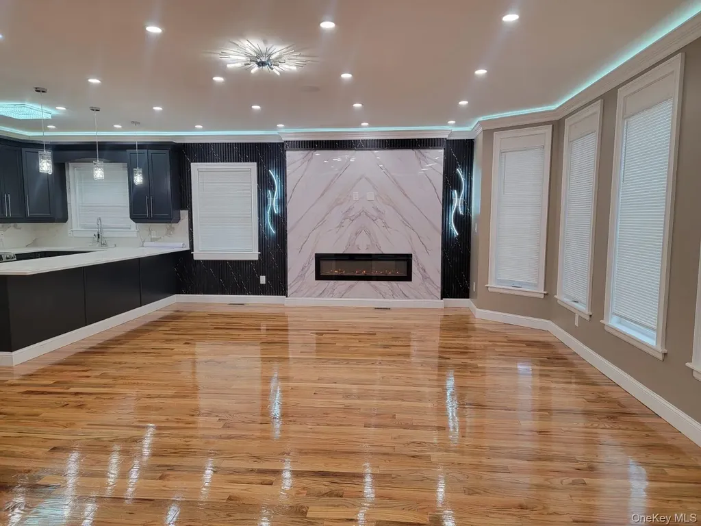 24712 139th Avenue Rosedale NY 11422