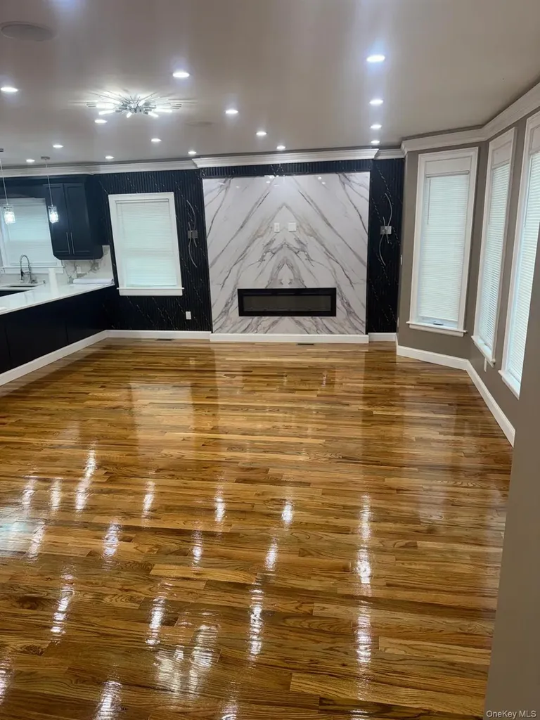 24712 139th Avenue Rosedale NY 11422