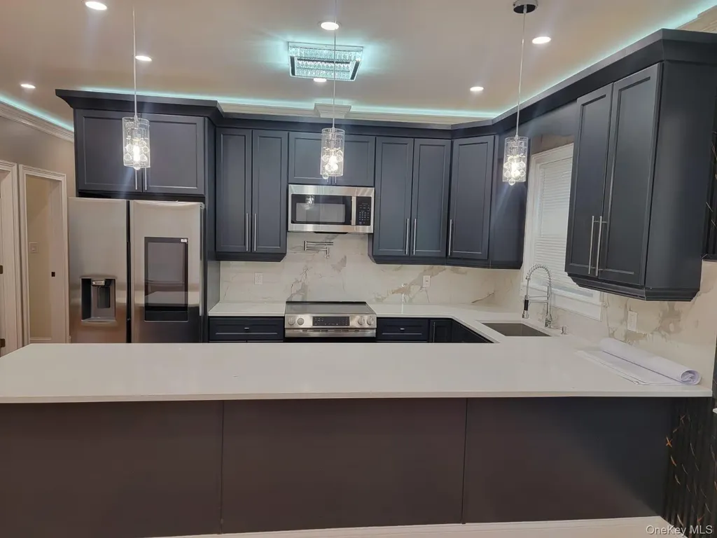24712 139th Avenue Rosedale NY 11422