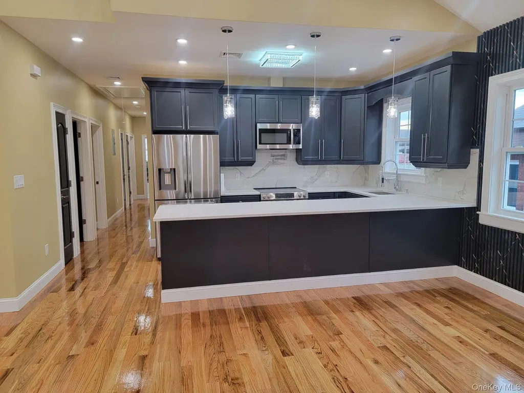 24712 139th Avenue Rosedale NY 11422
