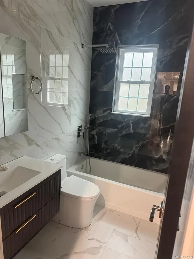 24712 139th Avenue Rosedale NY 11422