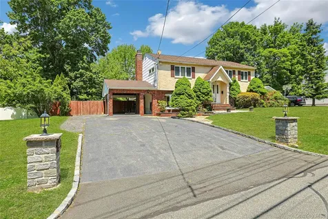 25 Tennyson Drive Nanuet NY 10954