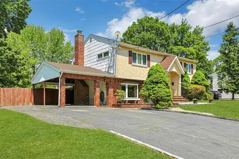 25 Tennyson Drive Nanuet NY 10954