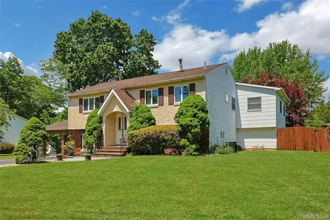 25 Tennyson Drive Nanuet NY 10954
