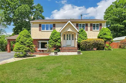 25 Tennyson Drive Nanuet NY 10954