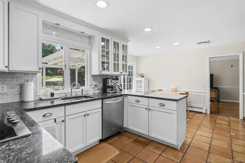 199 Split Rock Road Syosset NY 11791