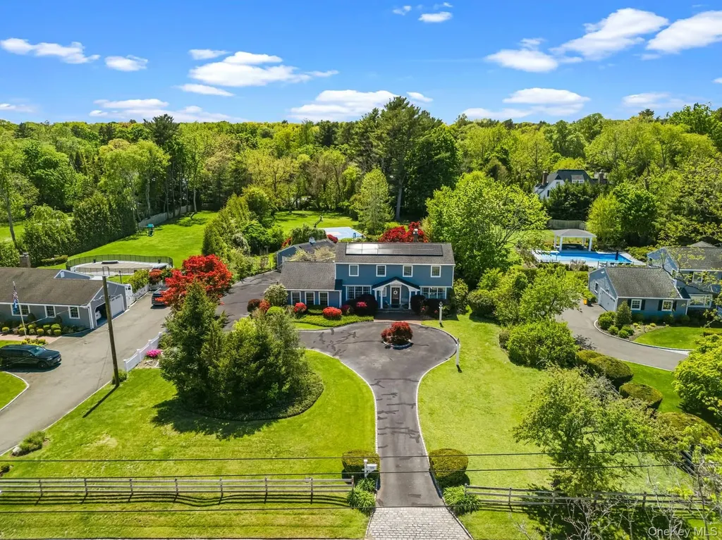 199 Split Rock Road Syosset NY 11791