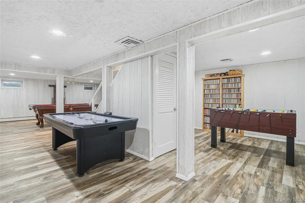 199 Split Rock Road Syosset NY 11791
