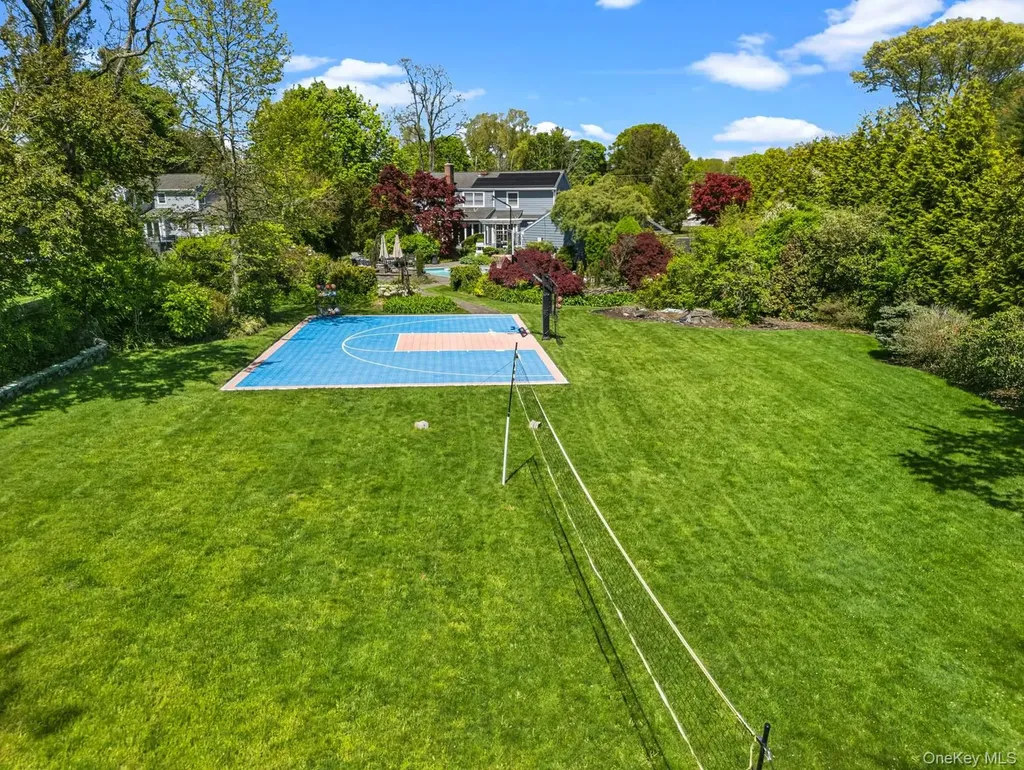 199 Split Rock Road Syosset NY 11791