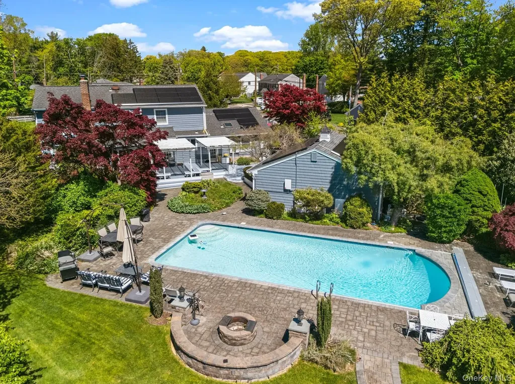 199 Split Rock Road Syosset NY 11791