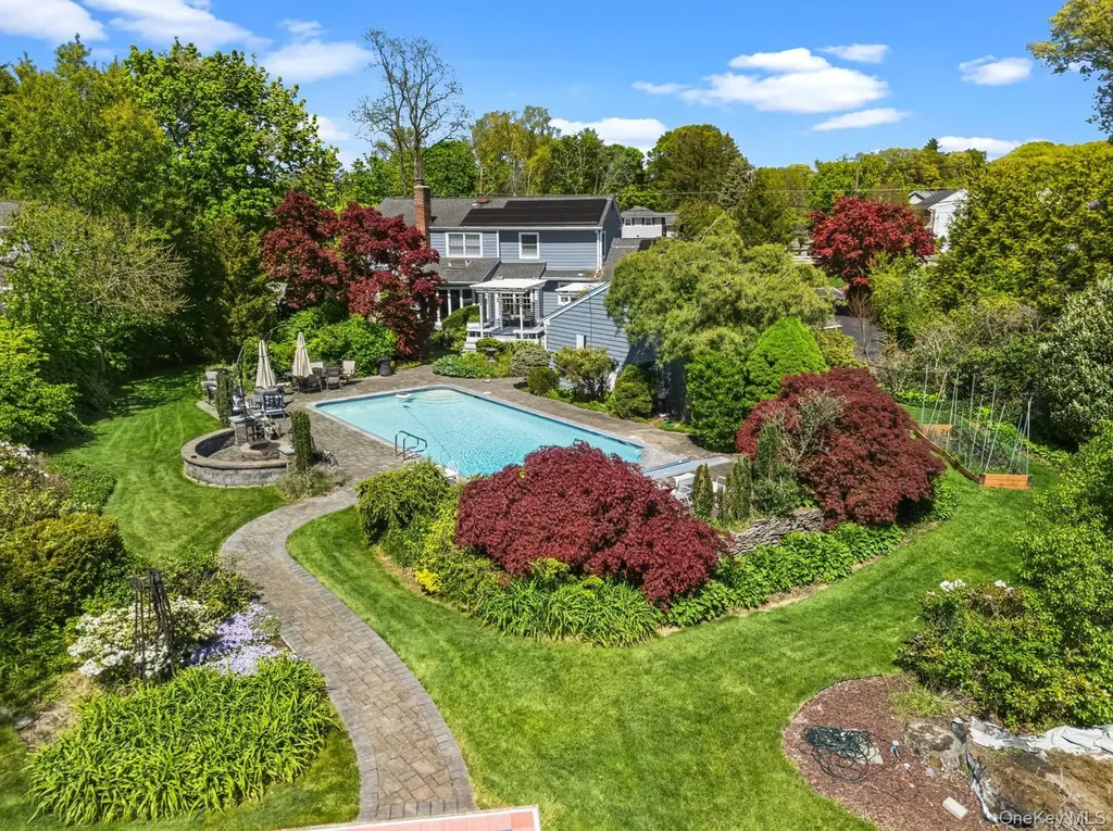 199 Split Rock Road Syosset NY 11791
