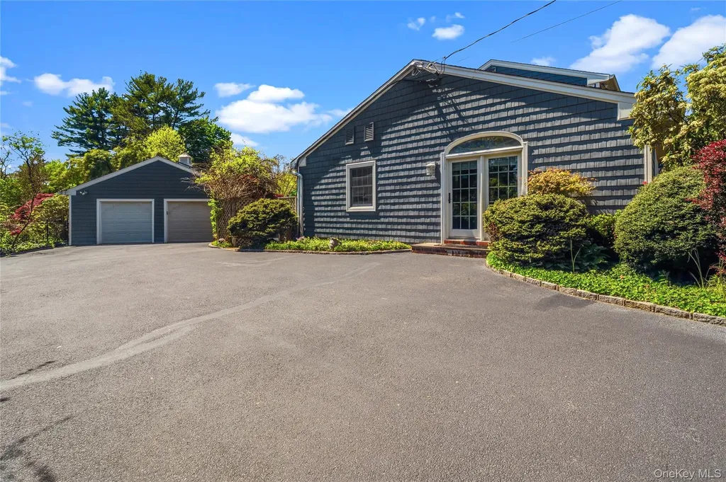 199 Split Rock Road Syosset NY 11791