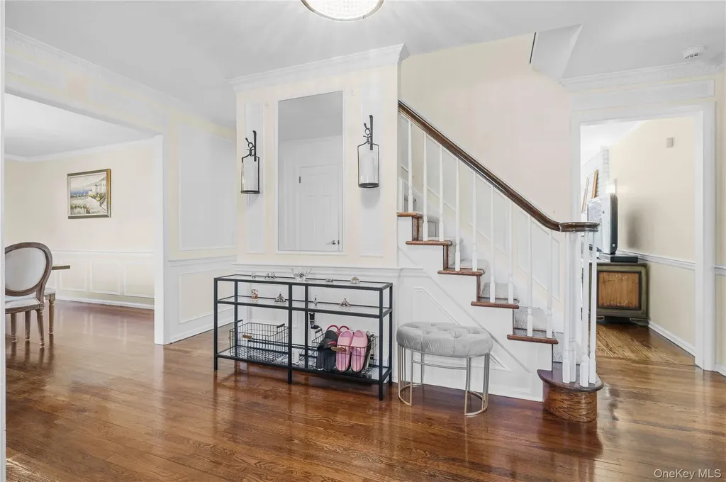 199 Split Rock Road Syosset NY 11791