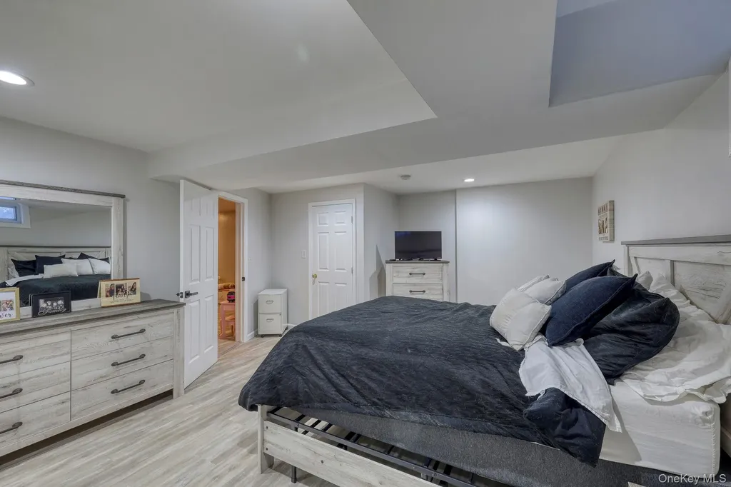 24 Barr Lane Monroe NY 10950