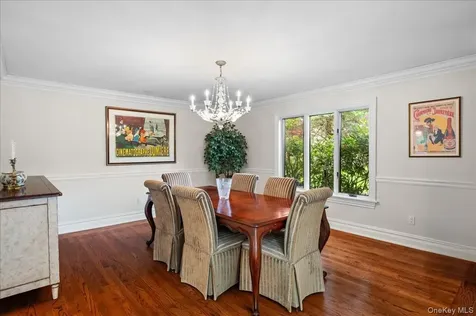 8 Far Hill Lane Pleasantville NY 10570