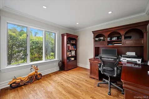 8 Far Hill Lane Pleasantville NY 10570