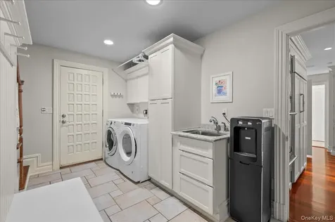 8 Far Hill Lane Pleasantville NY 10570