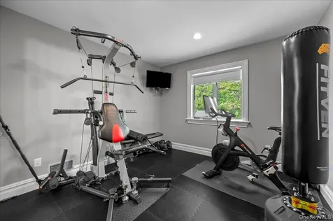 8 Far Hill Lane Pleasantville NY 10570