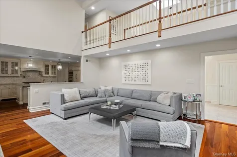 8 Far Hill Lane Pleasantville NY 10570