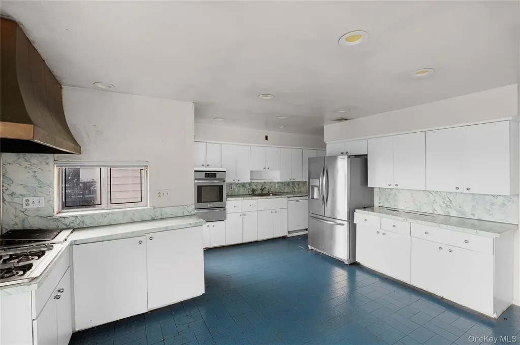 3386 Bertha Drive Baldwin NY 11510