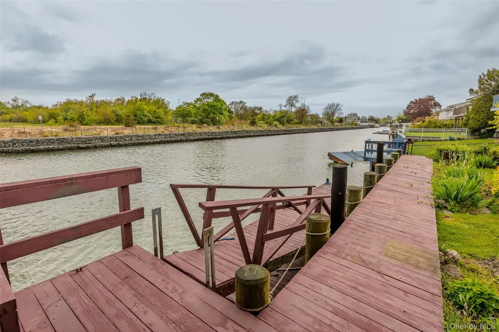 3386 Bertha Drive Baldwin NY 11510