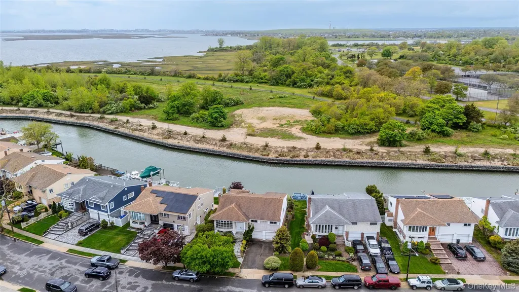 3386 Bertha Drive Baldwin NY 11510