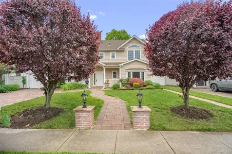 244 Water Lane S Wantagh NY 11793
