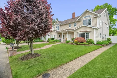244 Water Lane S Wantagh NY 11793