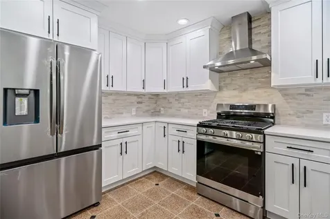 244 Water Lane S Wantagh NY 11793