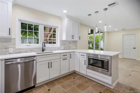 244 Water Lane S Wantagh NY 11793