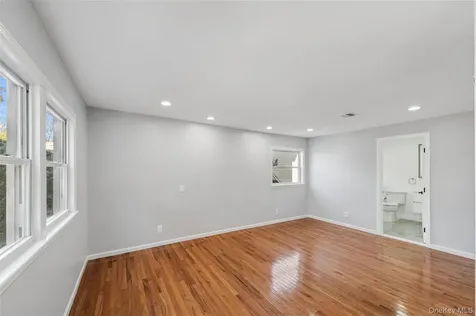 244 Water Lane S Wantagh NY 11793
