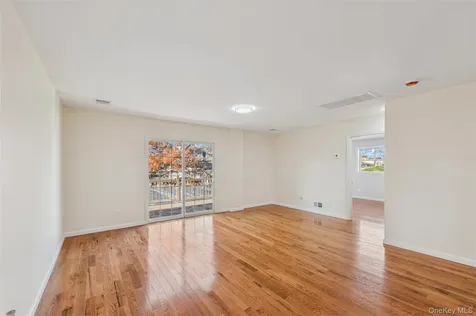 244 Water Lane S Wantagh NY 11793