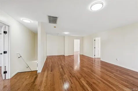 244 Water Lane S Wantagh NY 11793