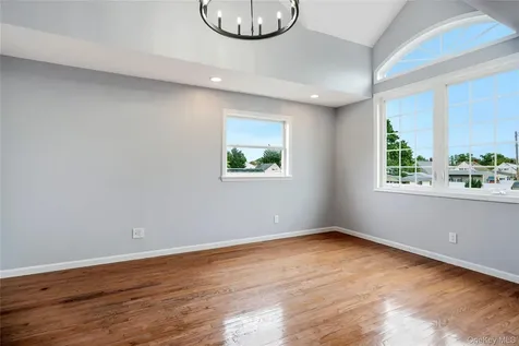 244 Water Lane S Wantagh NY 11793