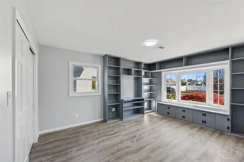 244 Water Lane S Wantagh NY 11793