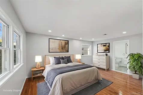 244 Water Lane S Wantagh NY 11793