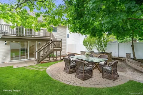 244 Water Lane S Wantagh NY 11793